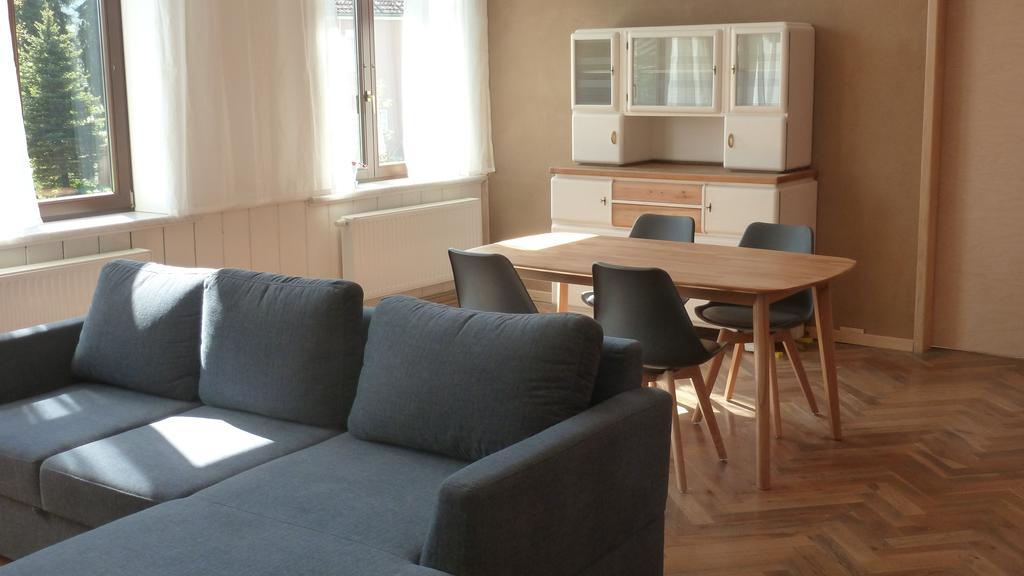 Alte Schule Apartment Tambach-Dietharz Exterior photo